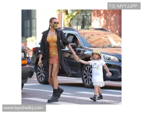 足球明星与外国女友的浪漫故事揭示了爱情与事业的完美平衡